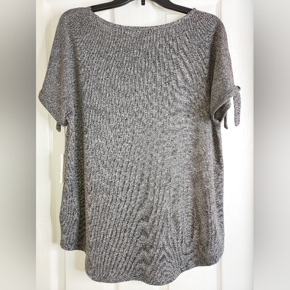 Scoop neck lightweight sweater tee - Picture 3 of 4